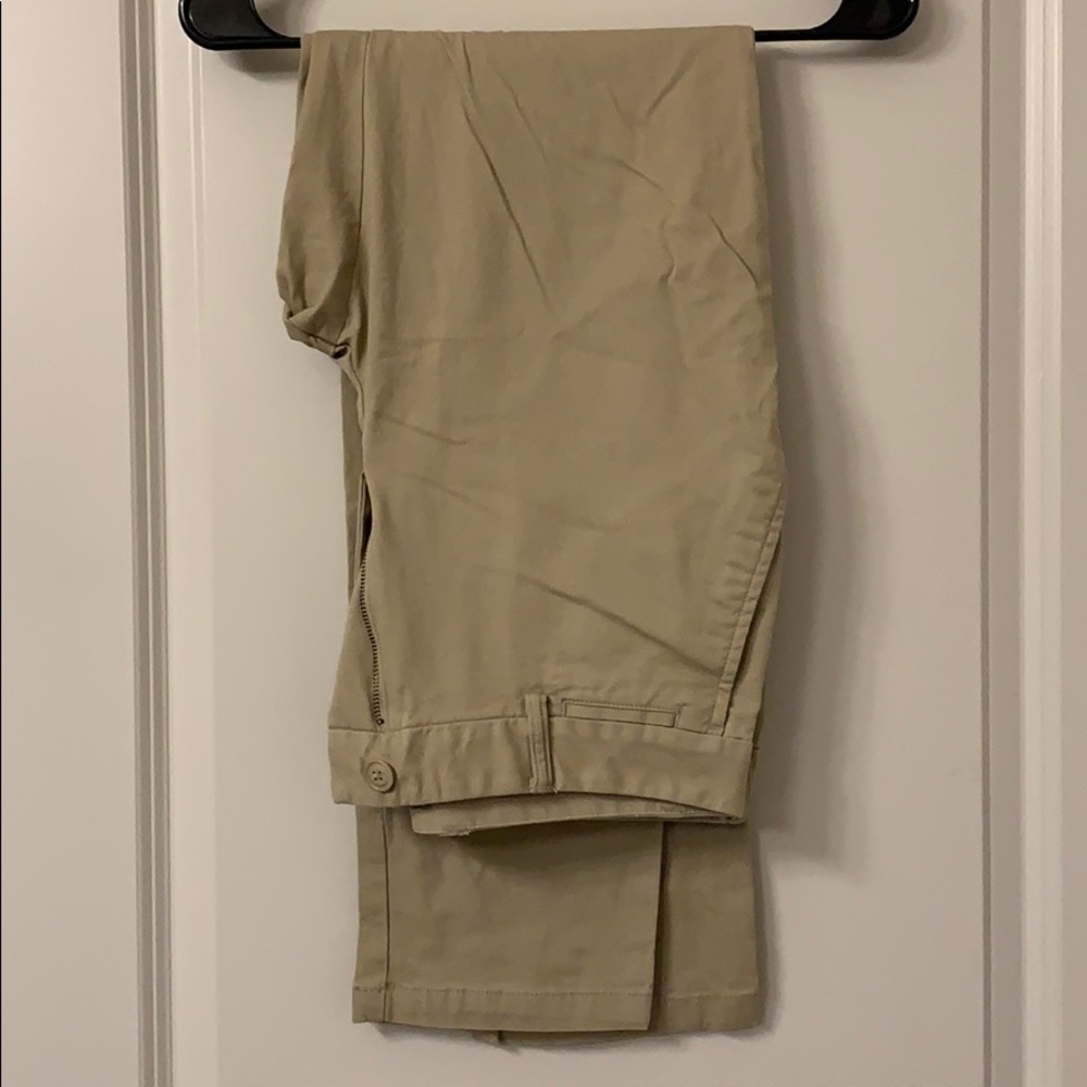 Old Navy khaki pants 30x32
